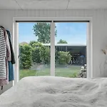 Lovely In With Kitchen Дом отдыха