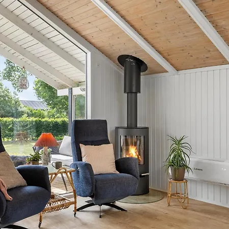 Ferienhaus Lovely In With Kitchen