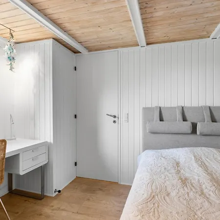 Ferienhaus Lovely In With Kitchen
